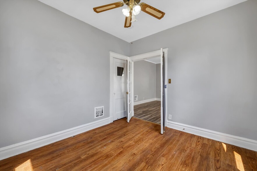 Building Photo - 1223 Gruner pl