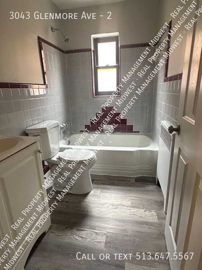 Building Photo - 3043 Glenmore Ave