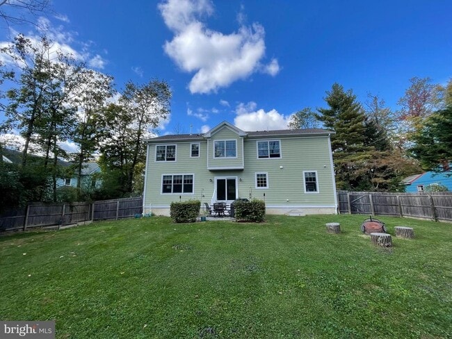 Building Photo - 259 Mt Lucas Rd