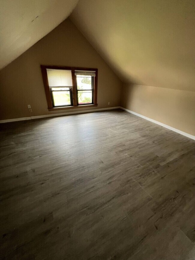 Building Photo - Indiana Ave. 46-48