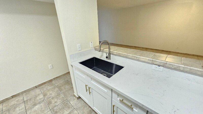 Building Photo - 5541 Fulcher Ave