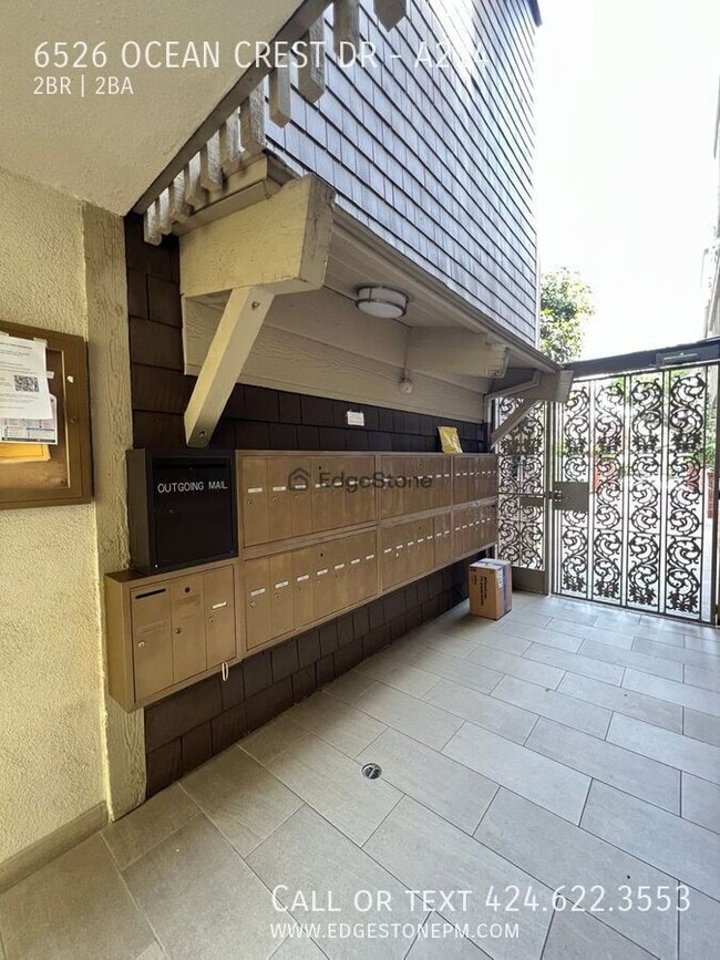 Building Photo - 6526 Ocean Crest Dr