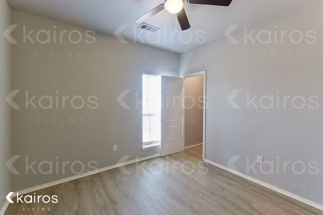 Building Photo - 9822 Prather Ave