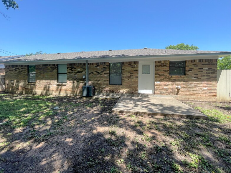 Building Photo - 3124 McFerrin Ave