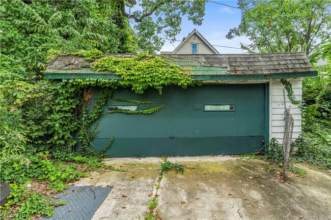 Building Photo - 12322 Fairport Ave