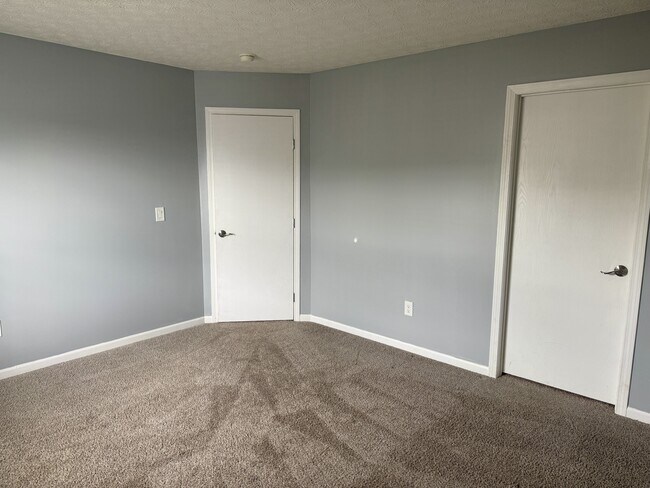 Building Photo - 4681 Grandover Dr