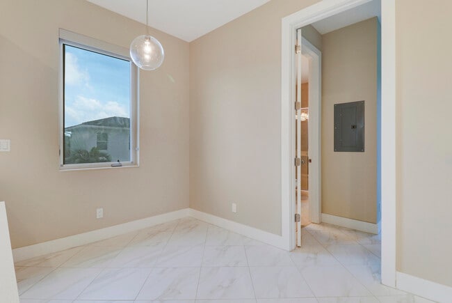 Building Photo - 5029 Grandiflora Rd
