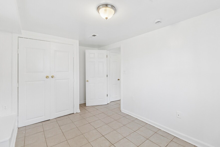 Building Photo - 407 Lebaum St SE