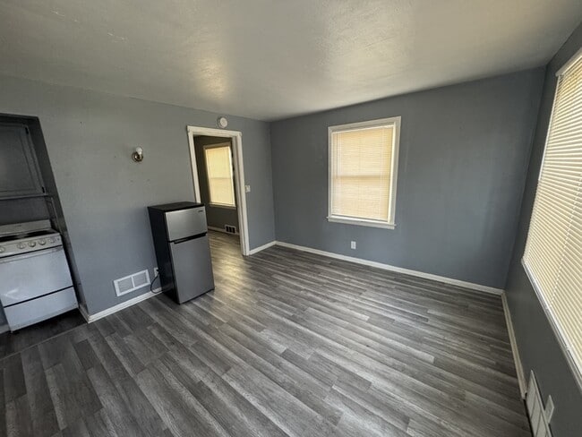 Building Photo - 1110 17th Ave