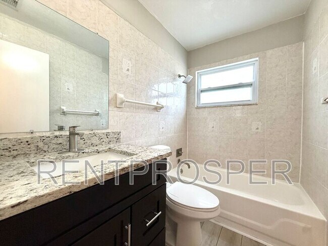 Building Photo - 376 Imperial Dr