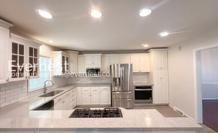 Building Photo - 4829 Clairmont Ave