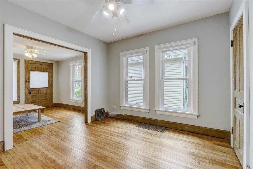 Building Photo - 2214 Winnebago St