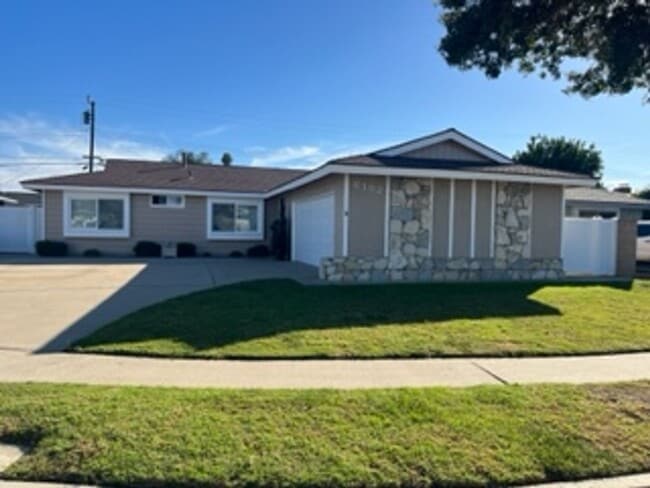 Primary Photo - Beautiful 4 Bedroom Home in Huntington Beach