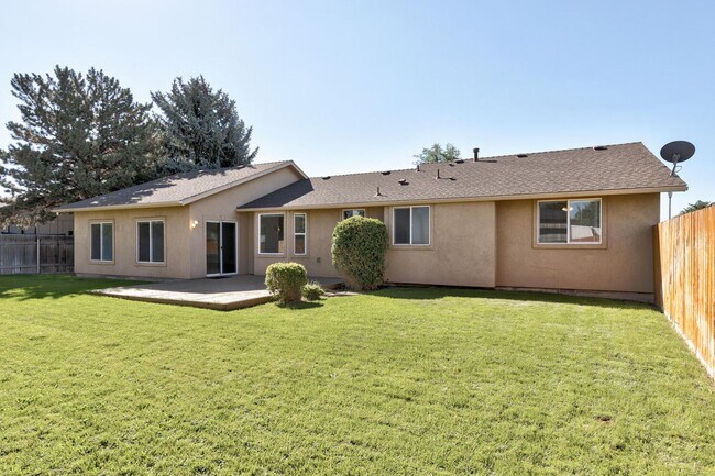 Building Photo - 10934 W Camas St