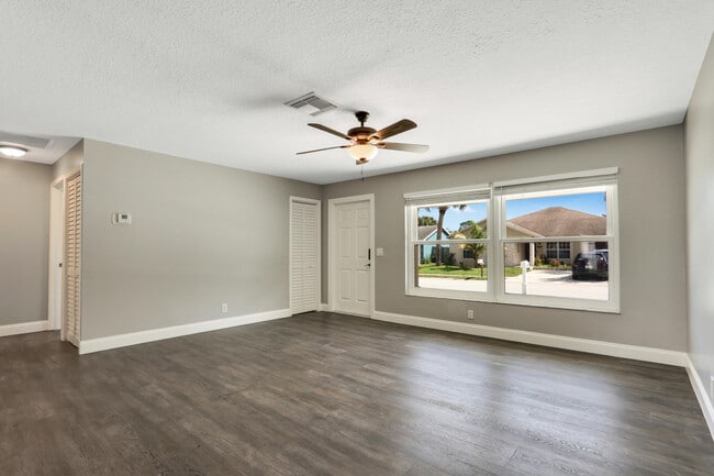 Building Photo - 105 Wingate Dr