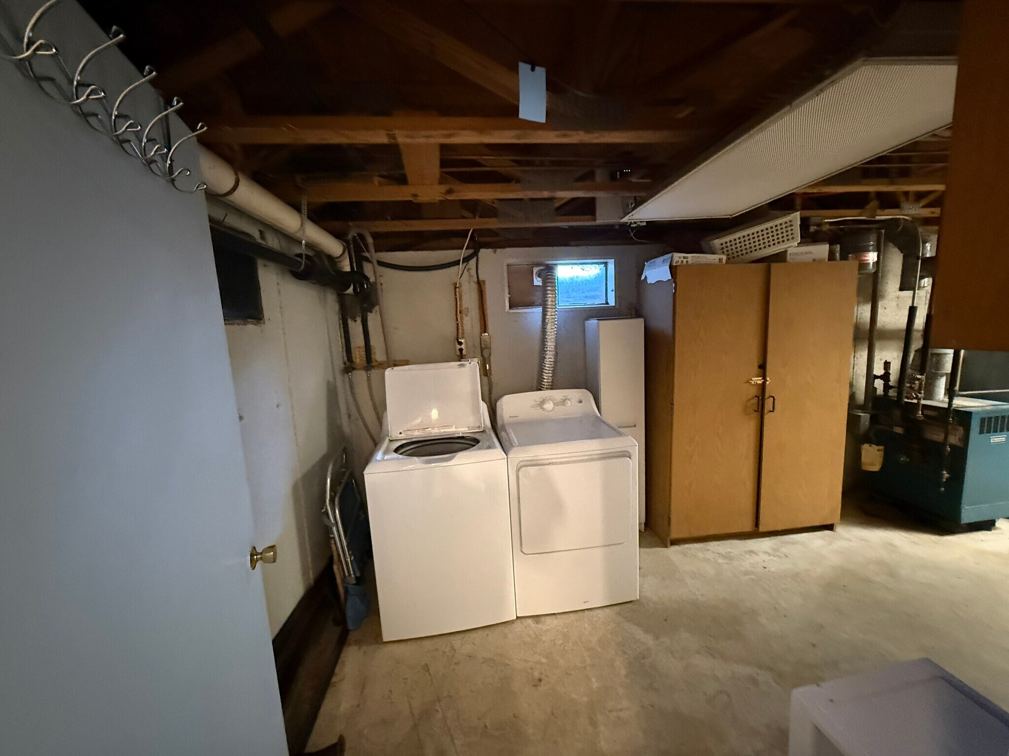 Washer/Dryer/Storage - 513 Tidewater Dr