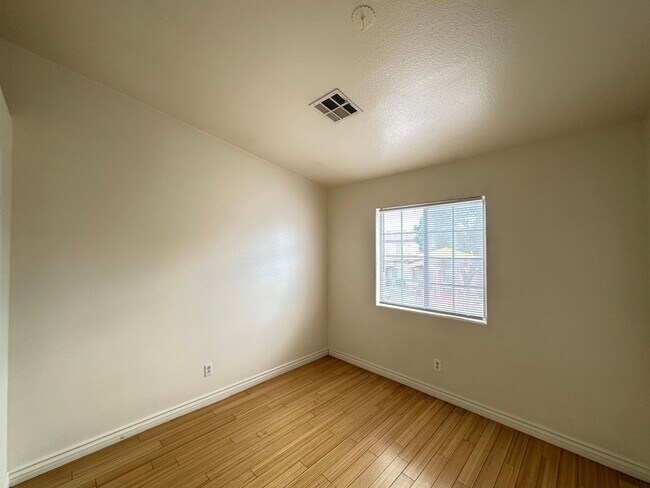 Building Photo - CORTE MADERA