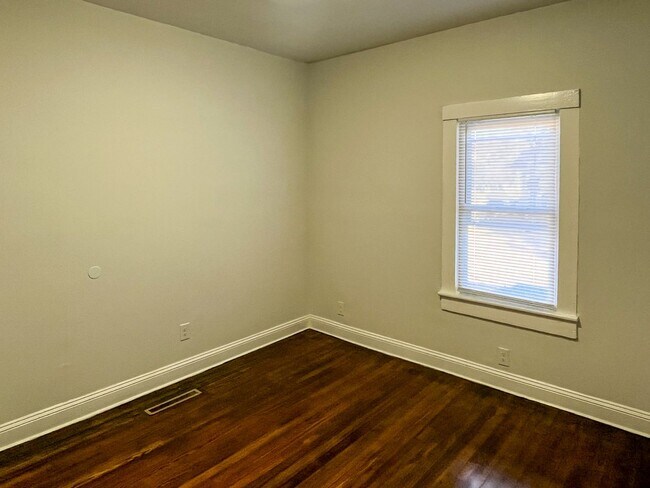 Building Photo - Beautifully Updated 3 Bed 2 Bath Haymount Home