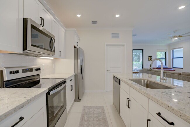 Building Photo - 18503 Claybrook St