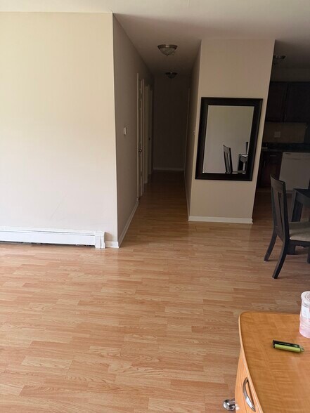 Building Photo - 755 Grove Dr