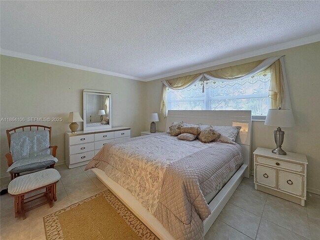 Building Photo - 3505 NW 48th Ave