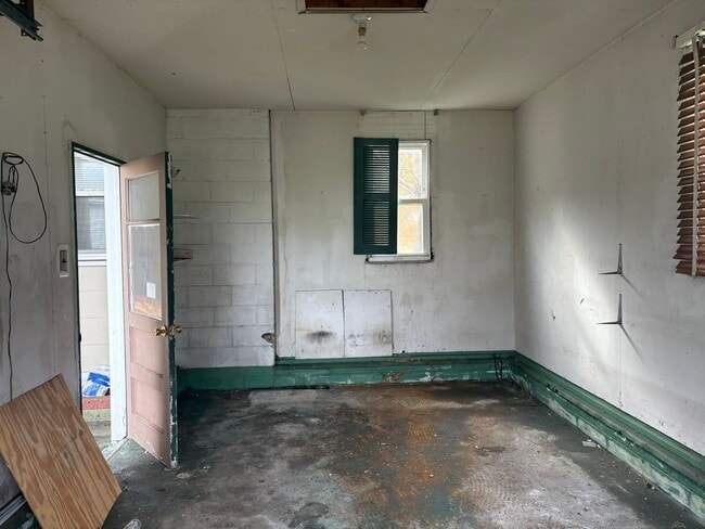 Building Photo - 611 N Michigan Ave