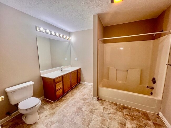 Building Photo - 180 Stone Henge Ln