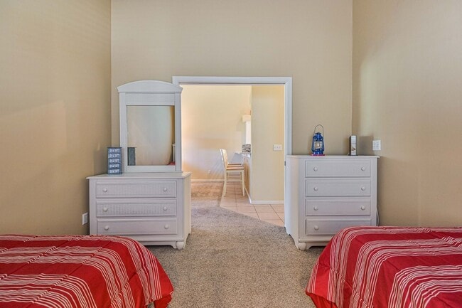 Building Photo - **SHORT-TERM RENTAL - FURNISHED TURNKEY 2+Den/2 CONDO in Stoneybrook**