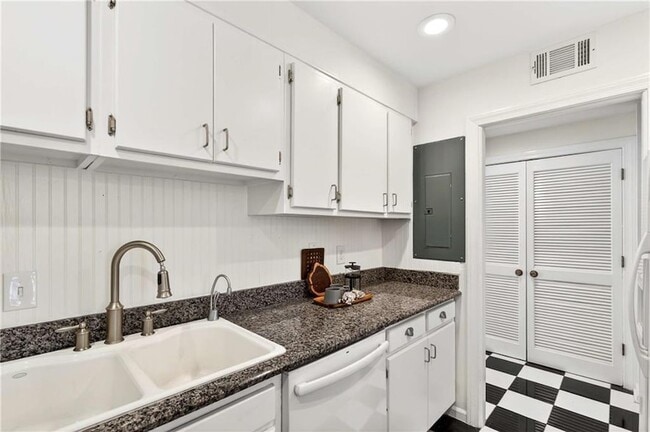 Building Photo - 15 Prescott Walk NE