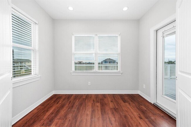 Building Photo - 4014 Mitote Dr