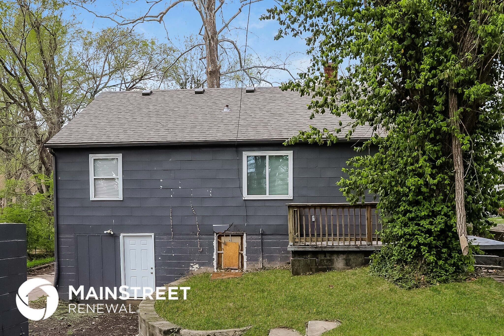 Building Photo - 1435 E 66th Terrace