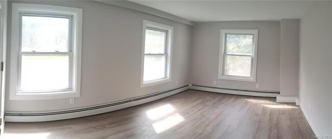 Building Photo - 47 E Main St