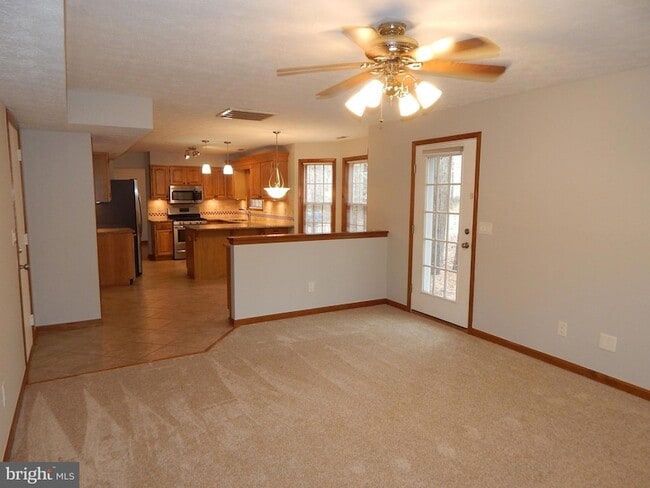 Building Photo - 43974 White Cedar Ln