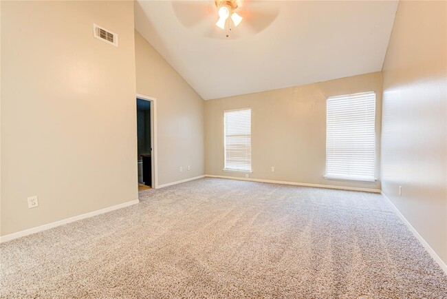 Building Photo - 9400 Doliver Dr