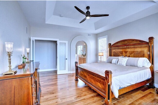 Building Photo - Elegant 4-Bedroom, 3 bathroom Home with Fi...