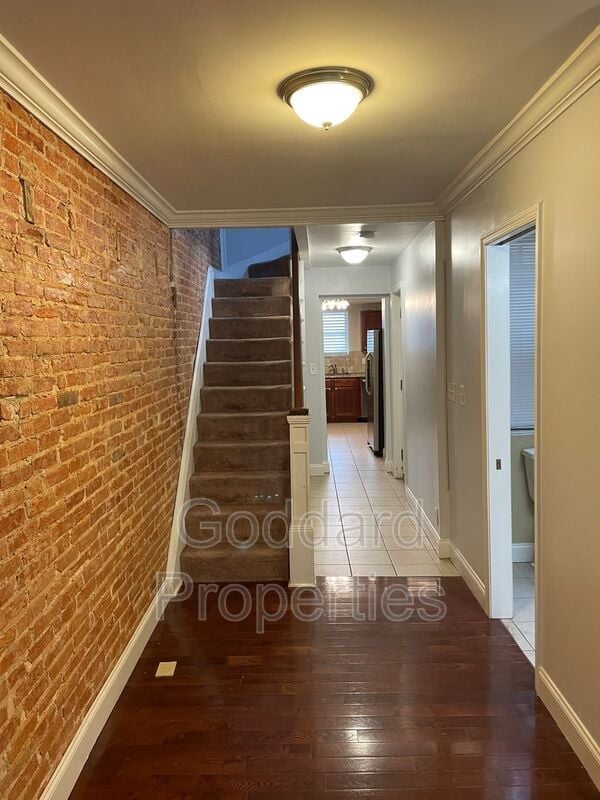 Building Photo - 228 S Madeira St