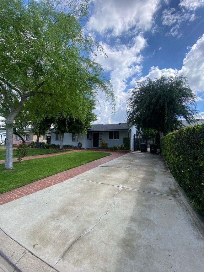 Building Photo - Charming Home in Covina