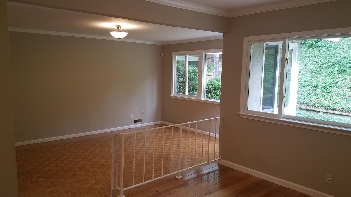 Building Photo - Spacious updated 3BR home with deck & chef’s Kitchen