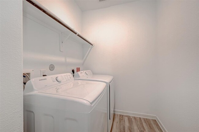 Building Photo - 3718 Whirling Wy