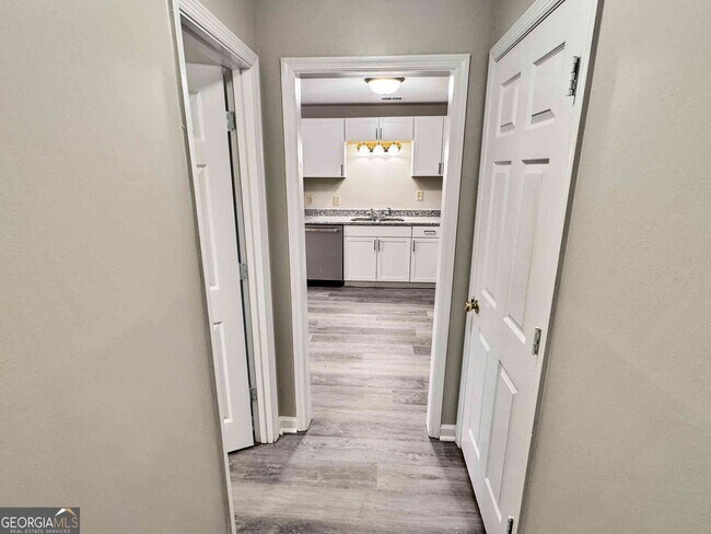 Building Photo - 4051 Coyte Dr