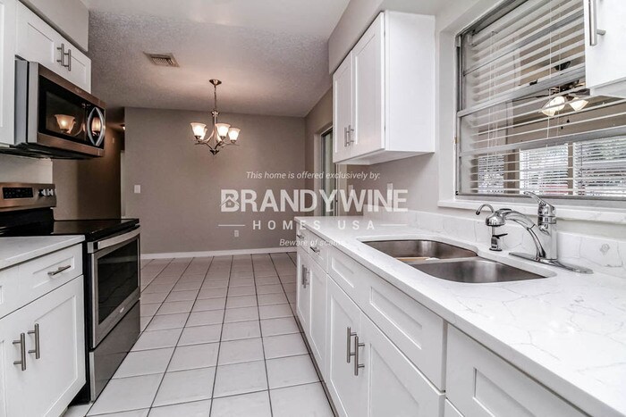 Building Photo - 6311 Fortune Ln