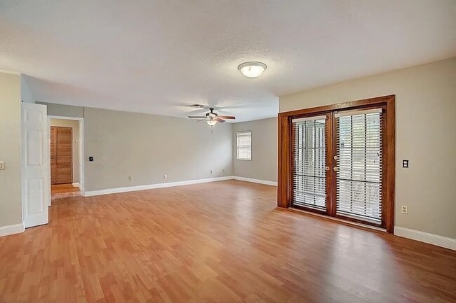 Building Photo - 14856 SW 105th Ct