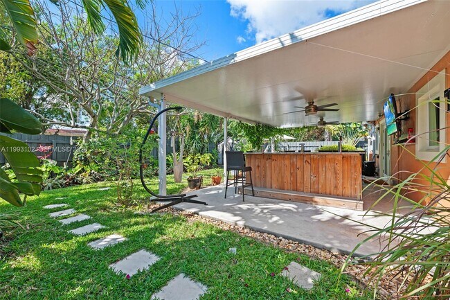 Building Photo - 350 NE 59th St