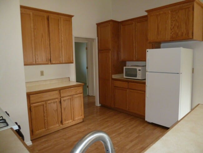 Building Photo - Spacious Home in Desirable Quail Ridge Neighborhood