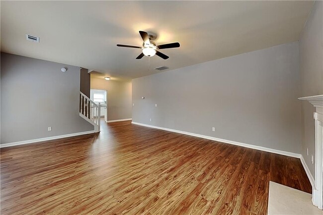 Building Photo - 6430 Queensdale Dr