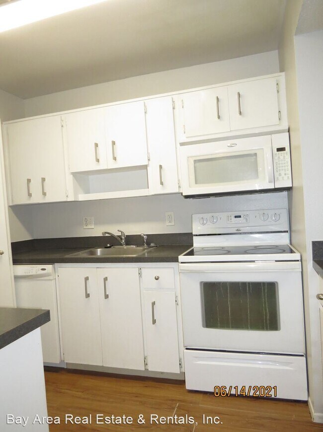 Building Photo - 2 br, 2 bath House - 6004-F Laketree Lane