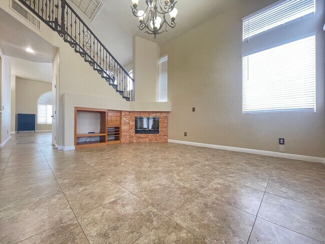 Building Photo - Gorgeous 2-story home in the Green Valley ...