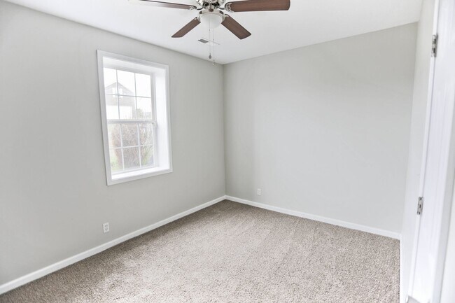 Building Photo - 3137 Little Grove Ln