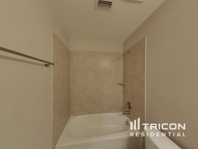 Building Photo - 14605 San Pablo Dr