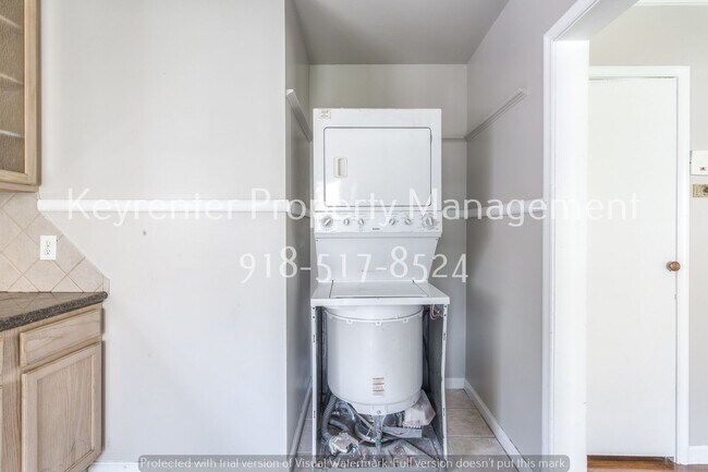 Building Photo - 2 Bed | 1 Bath in Tulsa!